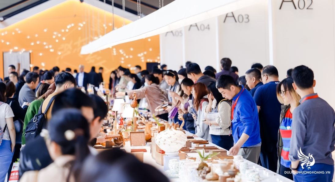tour-hoi-cho-noi-that-thuong-hai-2025-–-ciff-furniture-china_10