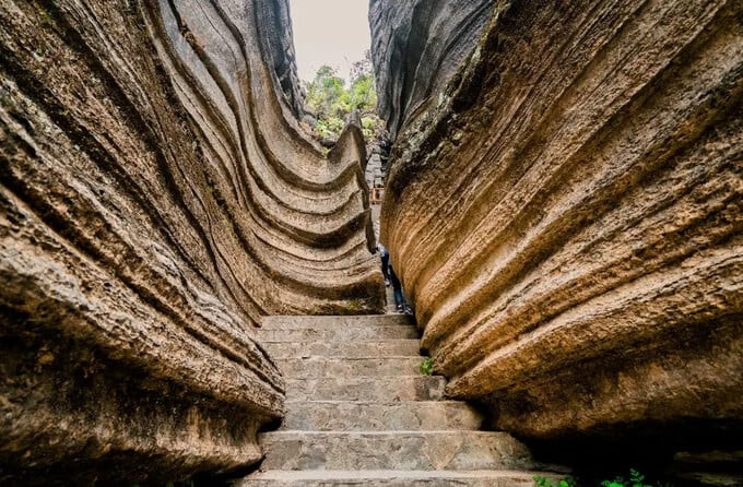 Ân Thi 6